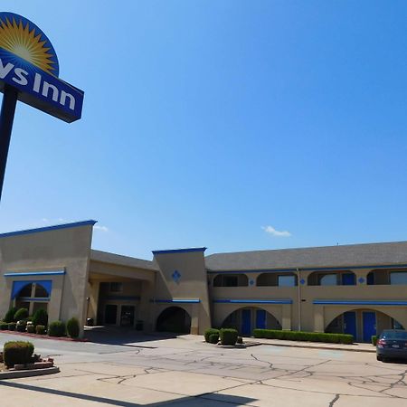 Days Inn By Wyndham Oklahoma City Nw Expressway Warr Acres Kültér fotó