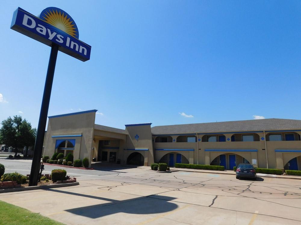 Days Inn By Wyndham Oklahoma City Nw Expressway Warr Acres Kültér fotó