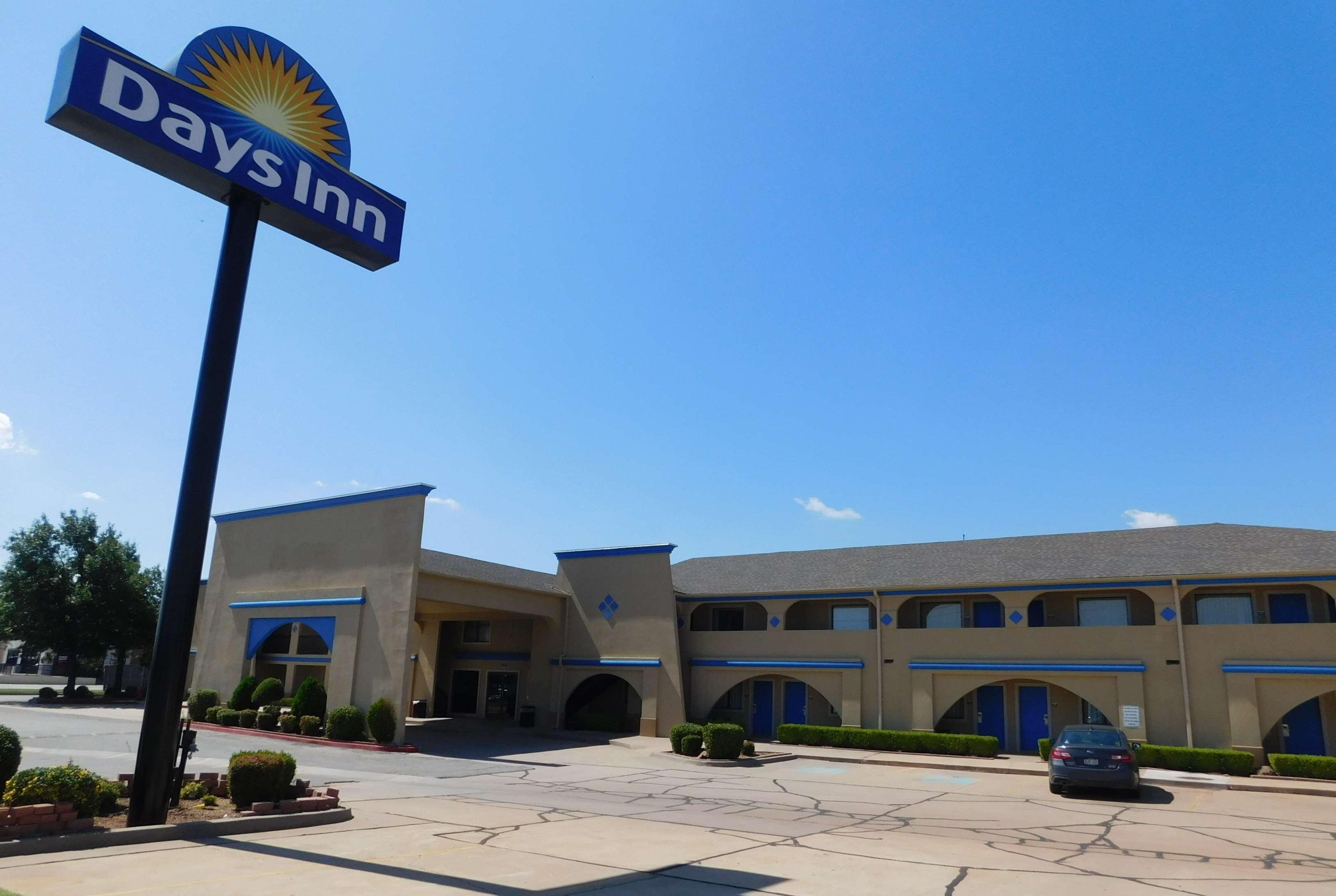 Days Inn By Wyndham Oklahoma City Nw Expressway Warr Acres Kültér fotó
