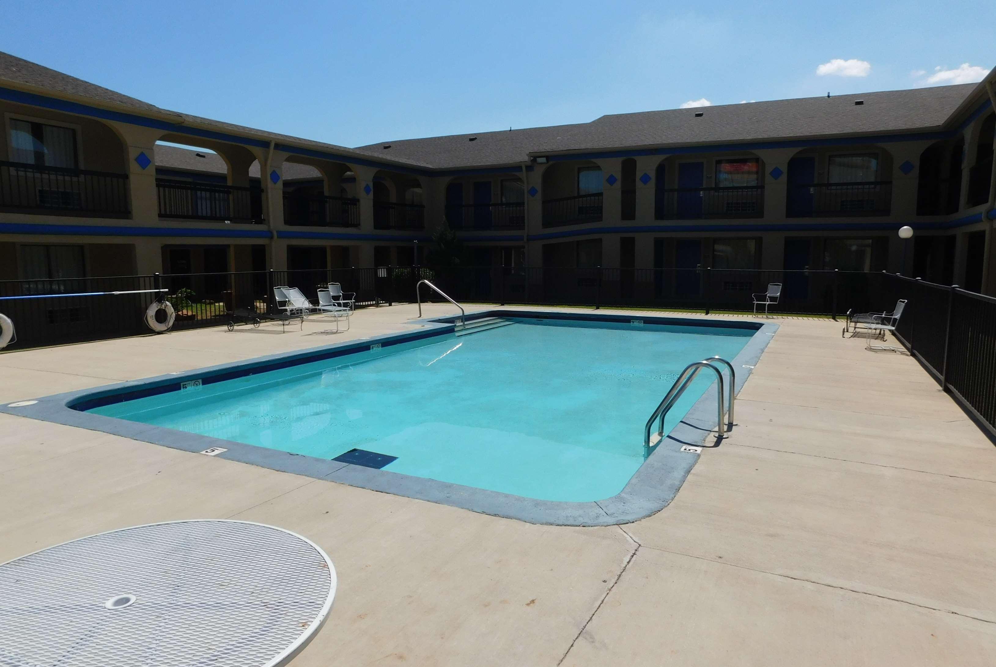 Days Inn By Wyndham Oklahoma City Nw Expressway Warr Acres Kültér fotó