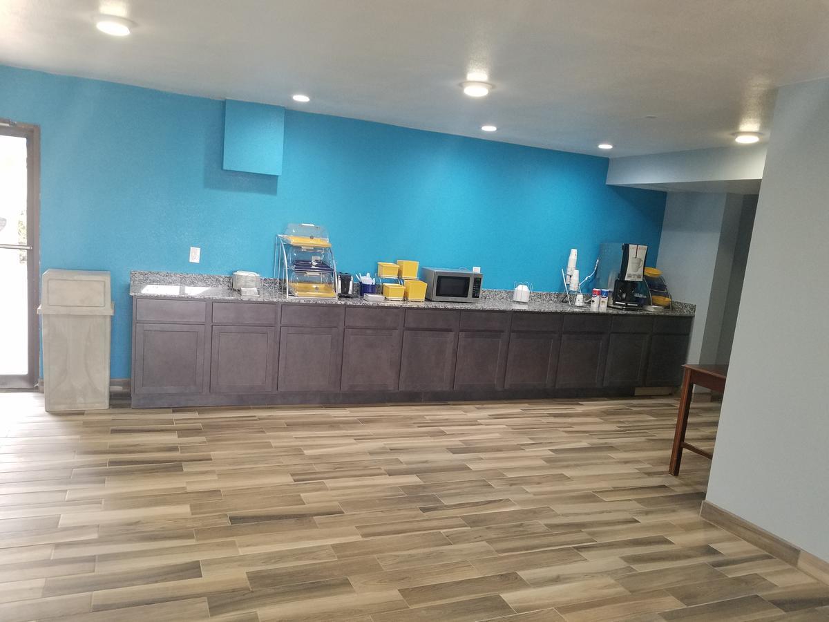 Days Inn By Wyndham Oklahoma City Nw Expressway Warr Acres Kültér fotó