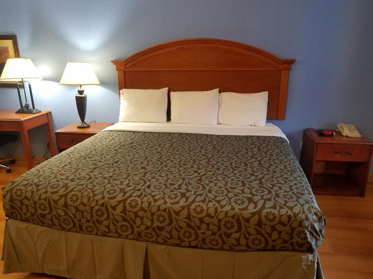 Days Inn By Wyndham Oklahoma City Nw Expressway Warr Acres Kültér fotó