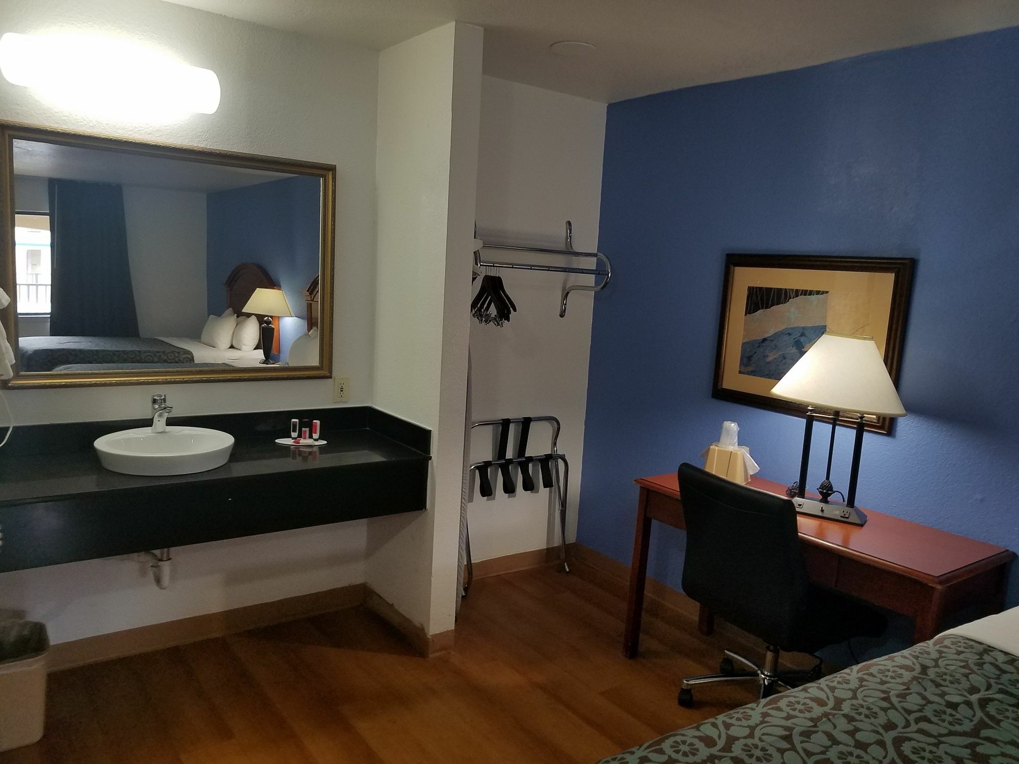 Days Inn By Wyndham Oklahoma City Nw Expressway Warr Acres Kültér fotó
